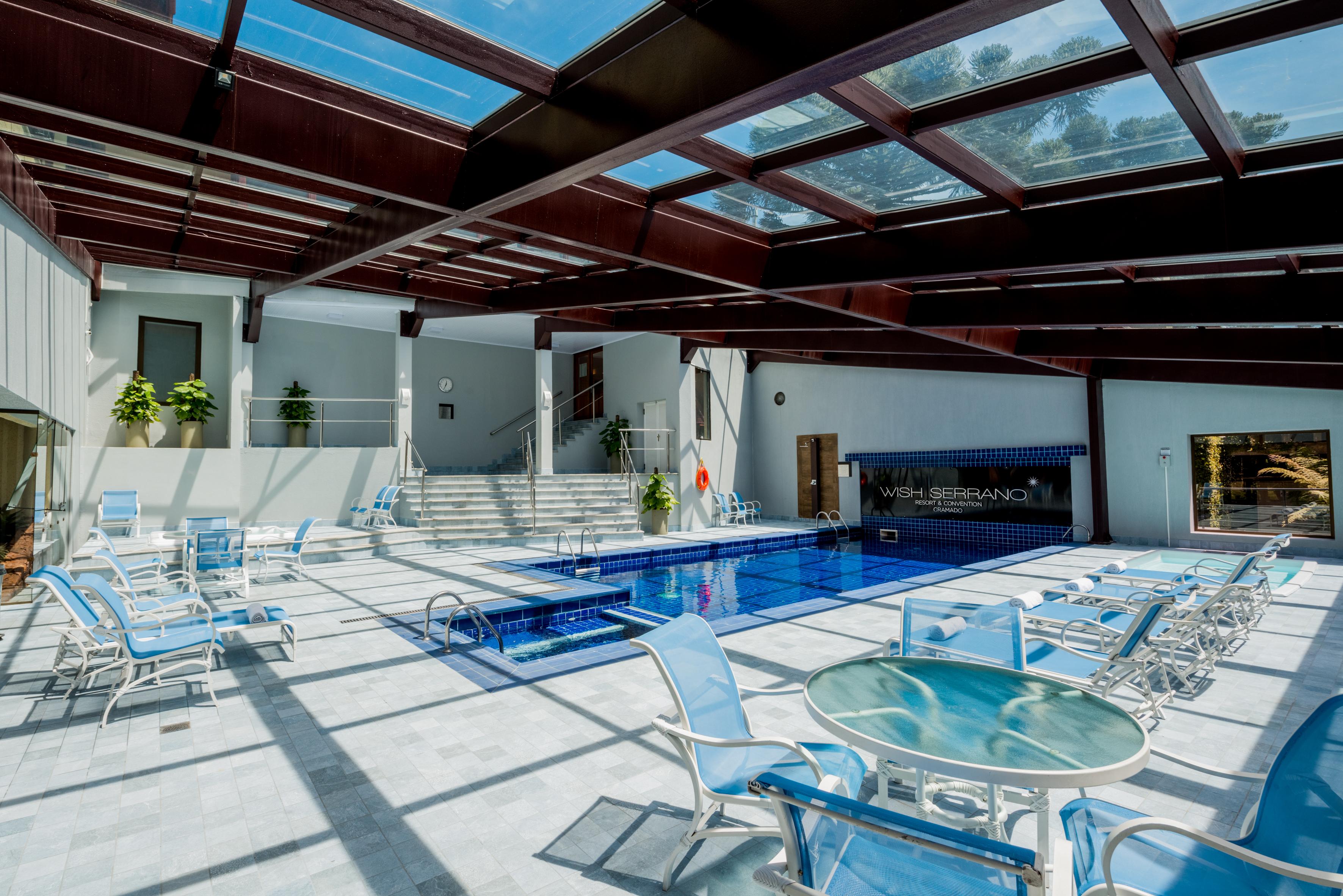 Wish Serrano Resort Gramado Esterno foto The swimming pool at the hotel